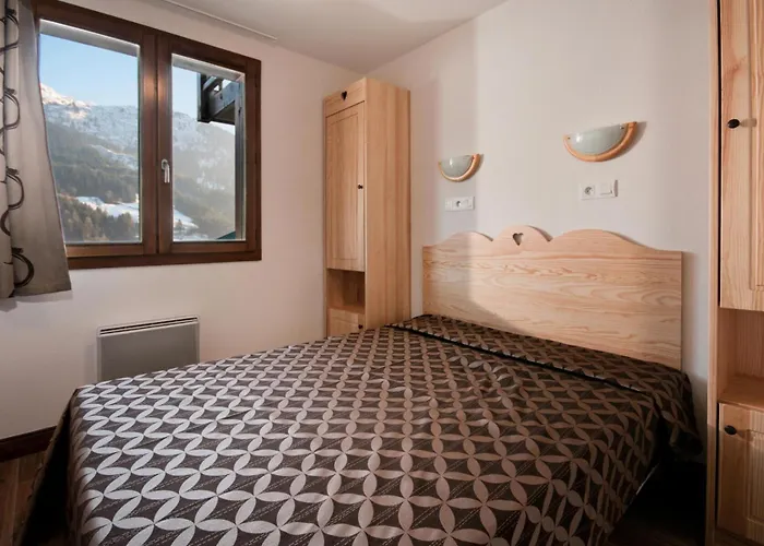 Appartement 3 Pièces 6 Personnes MAE-9883